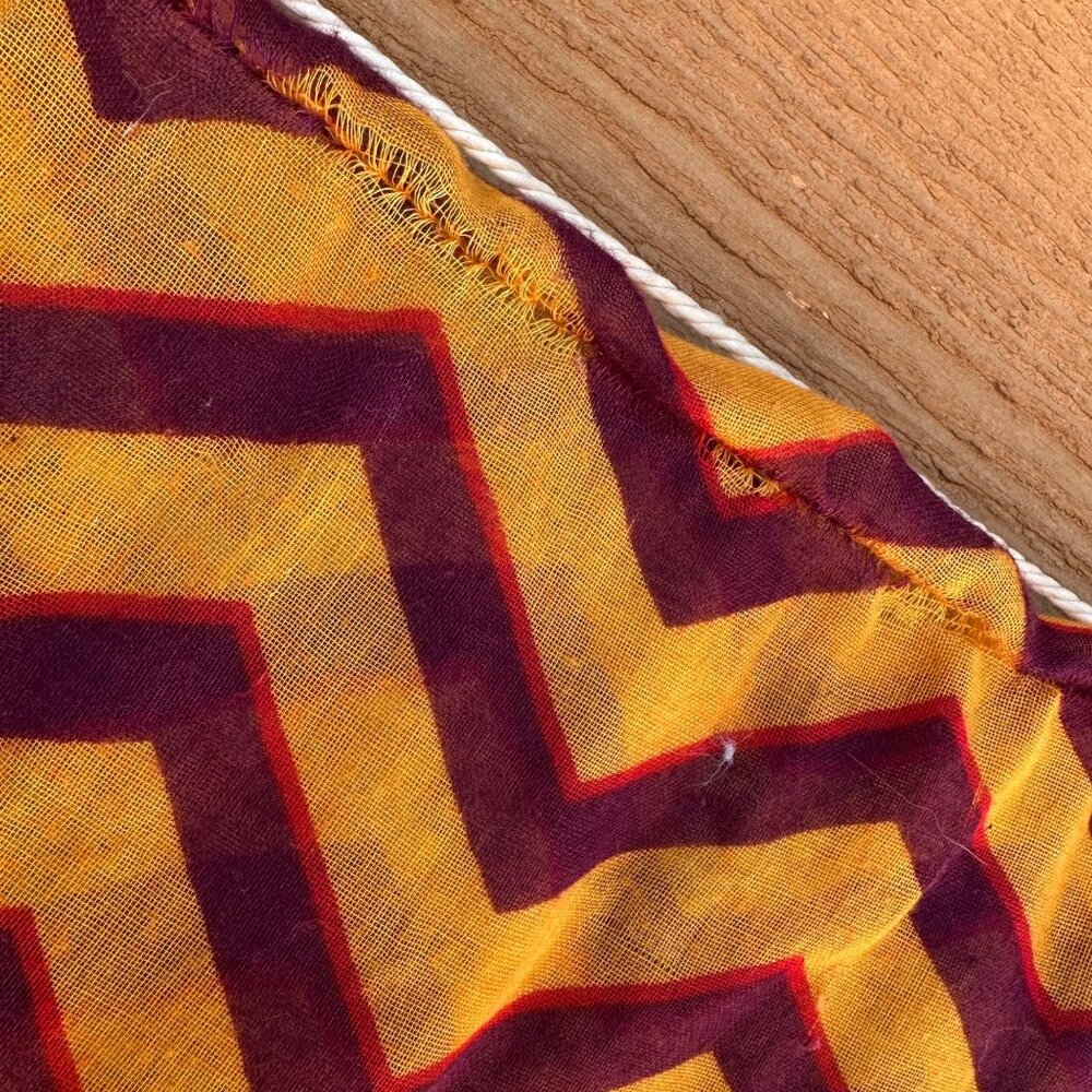 Vintage Y2K Harry Potter Gryffindor Infinity Scarf Chevron Pattern Yellow & Red - Picture 7 of 16
